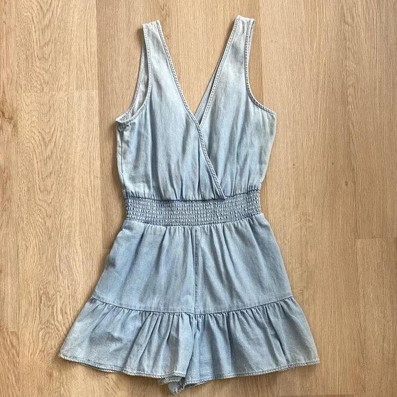 American Eagle Denim Romper | Ruffle Hem Smocked Waist Chambray Mini Romper XS - Picture 4 of 13